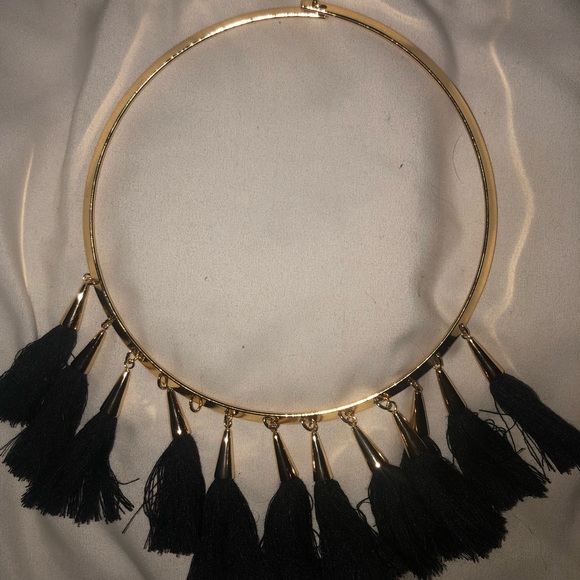 Black and gold thread tassel necklace - Picture 2 of 2